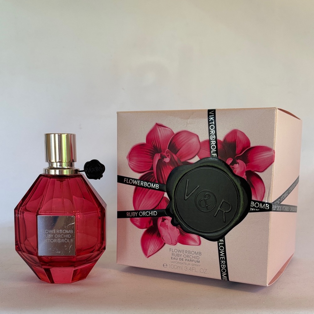 EMPTY BOTTLE & BOX COLLECTOR’s VIKTOR & ROLF FLOWERBOMB  RUBY ORCHID PARFUM 3.4